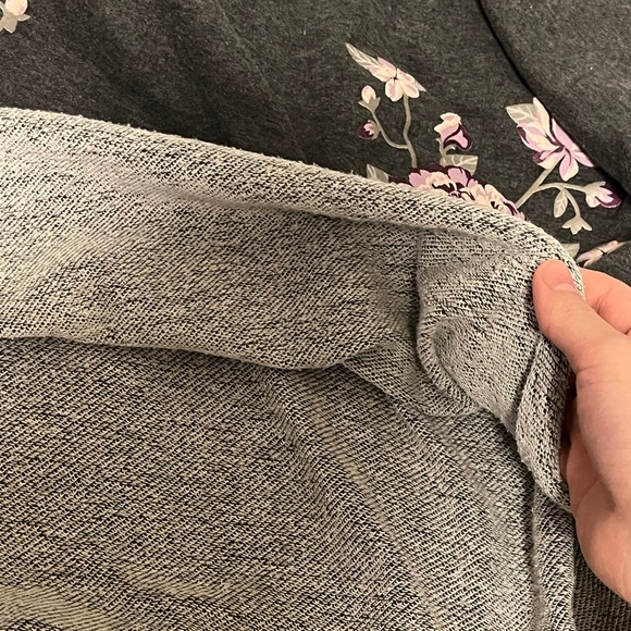 Rose Print Cropped Sweater - Picture 5 of 6